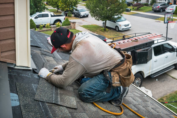 Professional Roofing technician working in Vandalia, MI